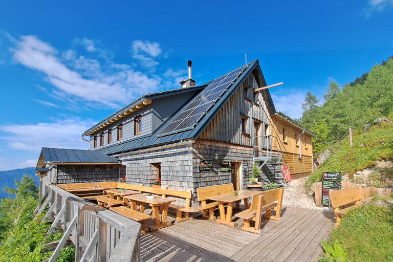 Foto einer Berghütte in den oberösterreichischen Alpen.